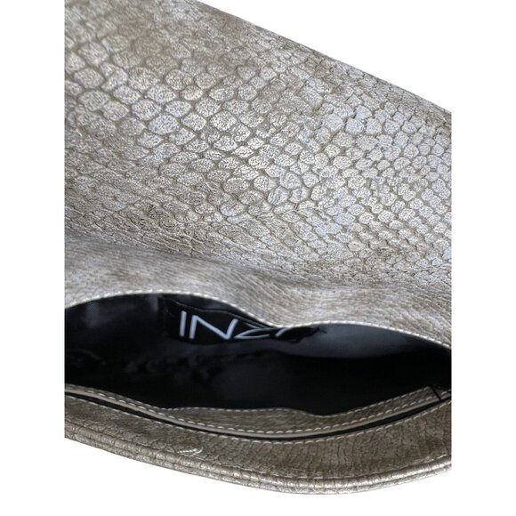 Inzi Silver Metallic Faux Snakeskin Clutch With Chain Trim & Wristlet - Picture 4 of 8